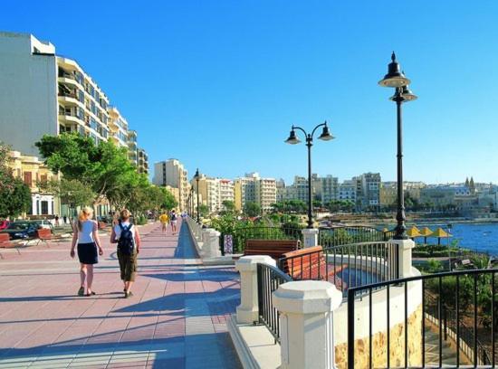 Perfect Location, Cosy 1Br Apartment Sliema Buitenkant foto